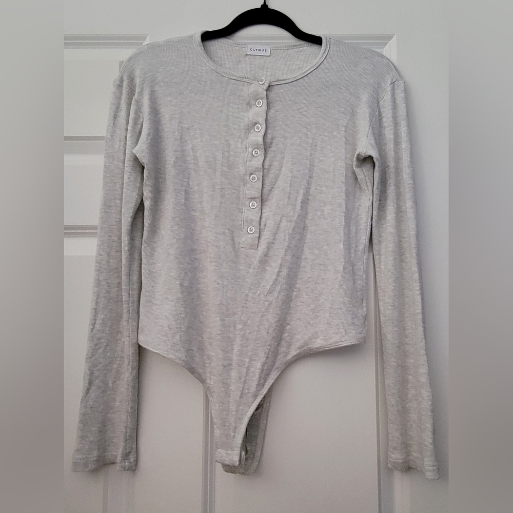CLYQUE Annie Bodysuit Long Sleeve Henley Light Heather Grey - Picture 2 of 7